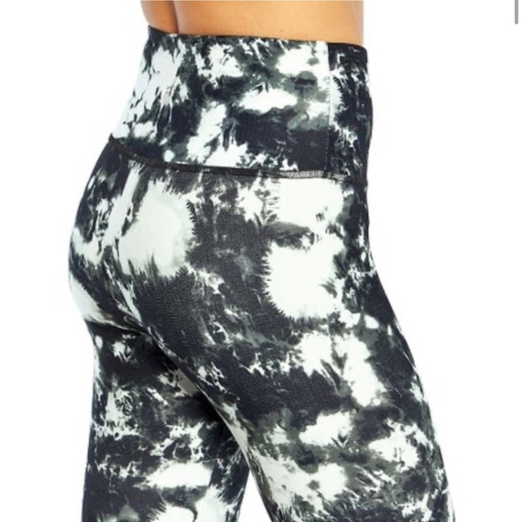 Marika Balance collection Cosmic Tie Dye Pocket Ankle legging - Picture 2 of 5